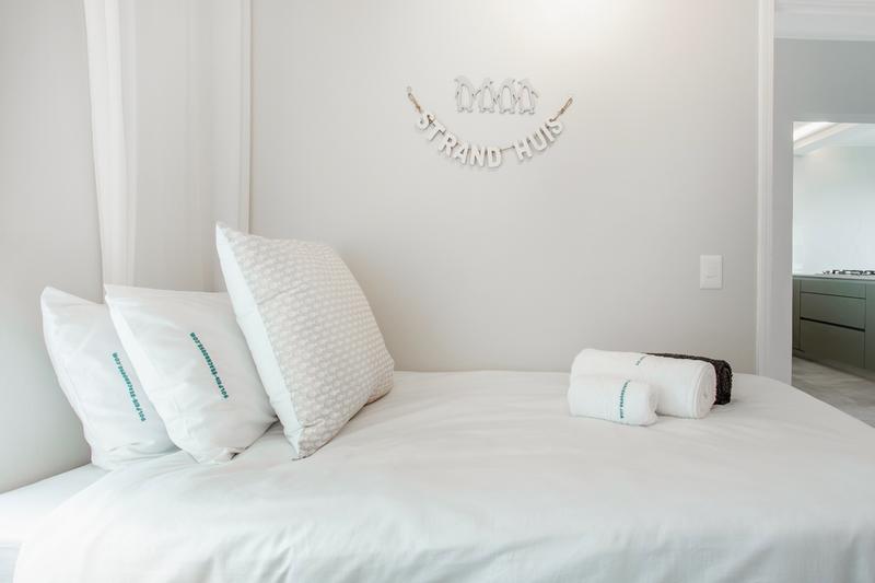 To Let 2 Bedroom Property for Rent in Dolphin Beach Western Cape